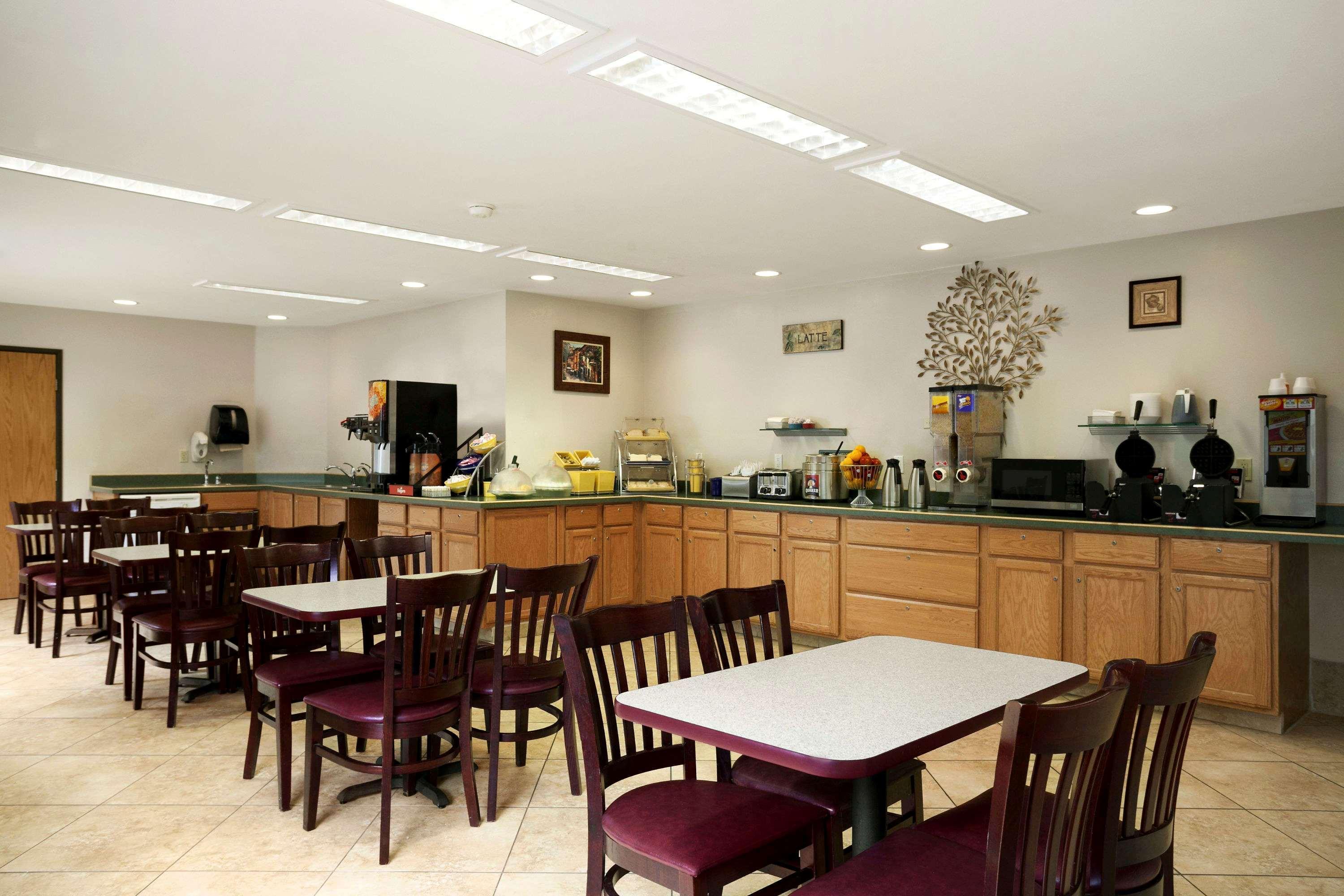 Colony Inn Kent Esterno foto